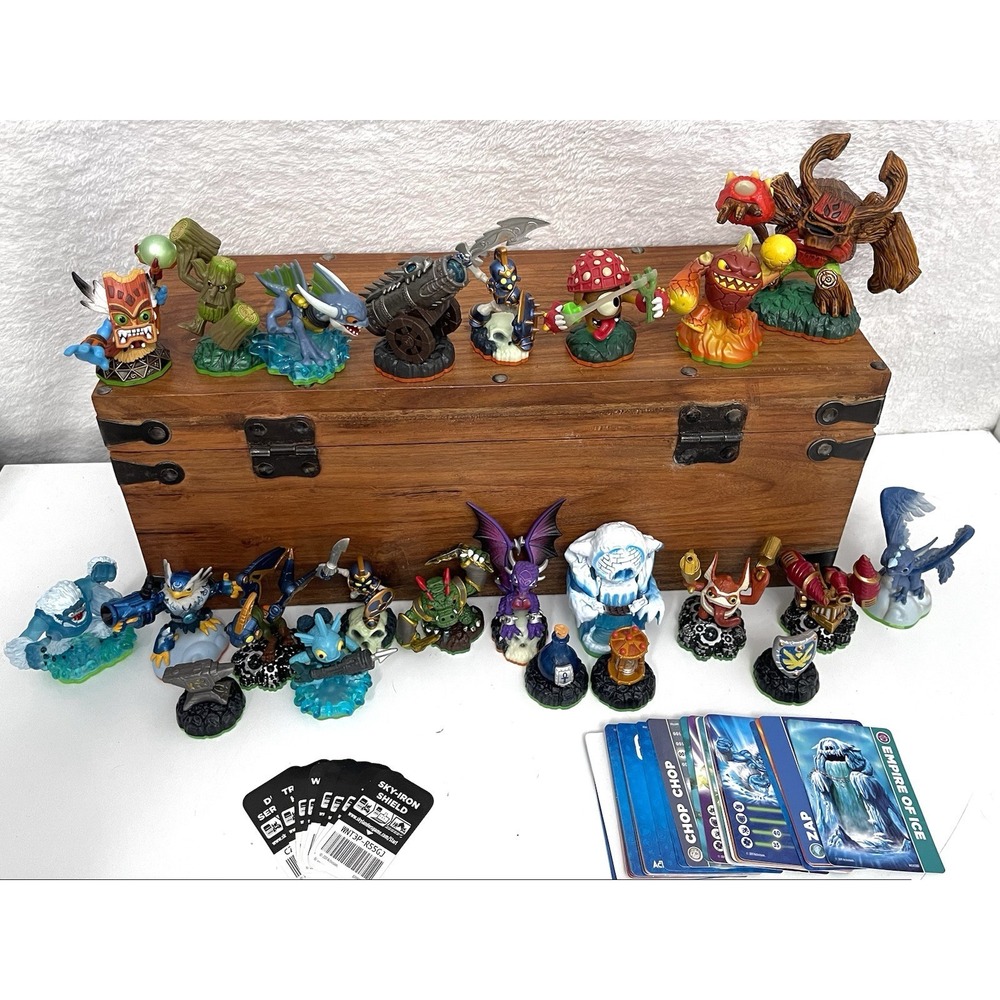 Lot Of 23 Skylanders. Various Characters, Figures And Cards Collectible Toys